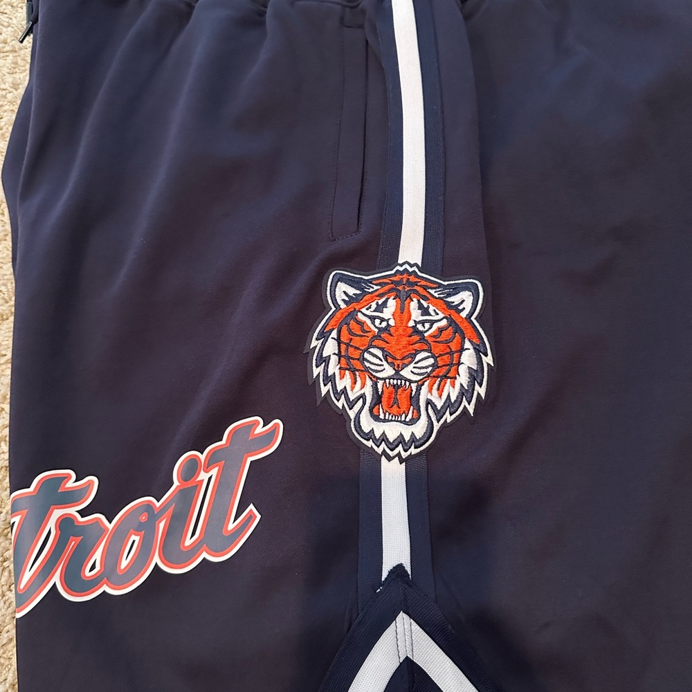 New Detroit Tigers Shorts - Picture 4 of 5